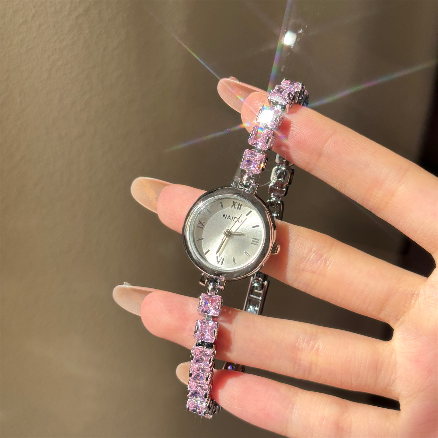 Luxury Watch Levels - 여성을 위한 새로운 패션 다이아몬드 장식